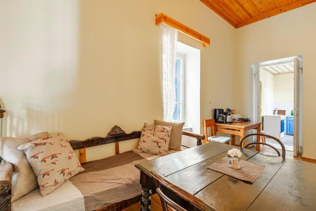 Traditional House At Koroni Near Beach Exterior foto
