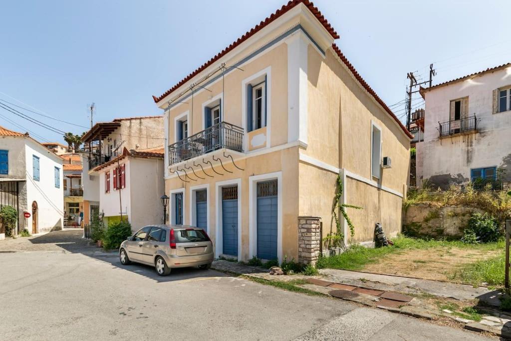 Traditional House At Koroni Near Beach Exterior foto