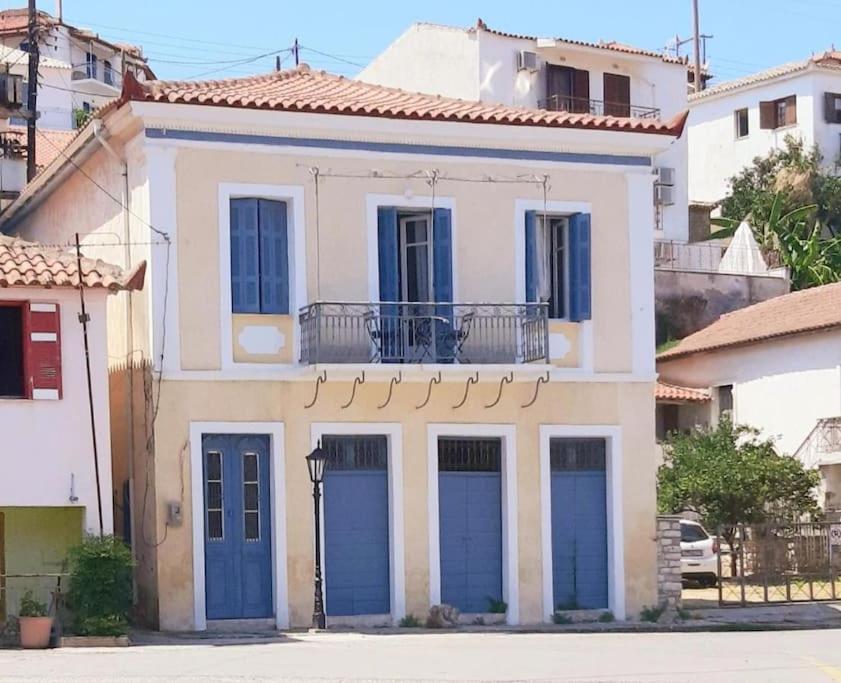 Traditional House At Koroni Near Beach Exterior foto