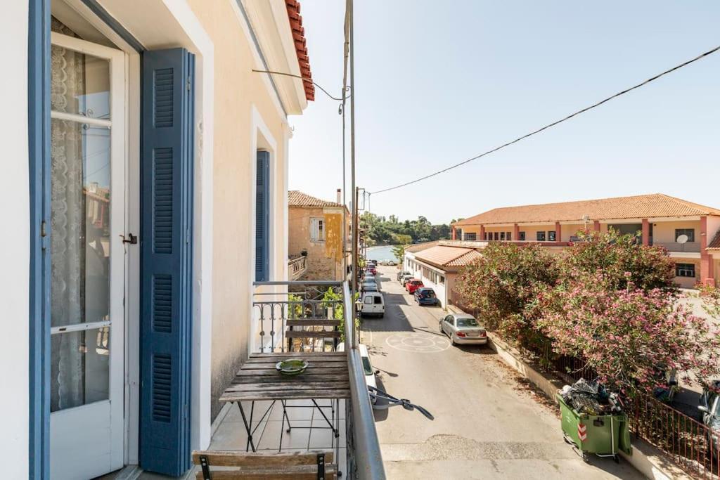 Traditional House At Koroni Near Beach Exterior foto