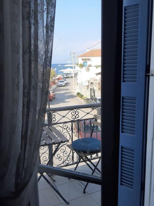 Traditional House At Koroni Near Beach Exterior foto