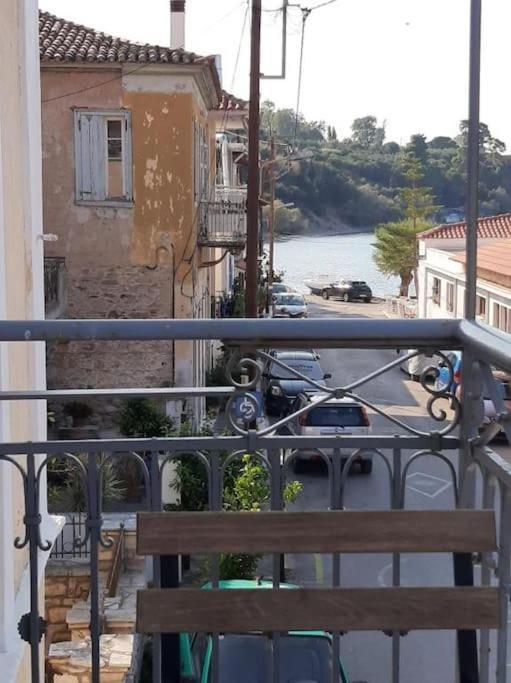 Traditional House At Koroni Near Beach Exterior foto